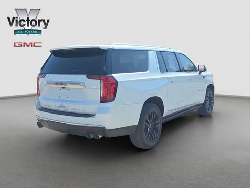 Used 2023 GMC Yukon XL Denali AWD/4WD image 18