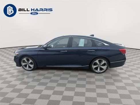 Used 2018 Honda Accord Touring image 8