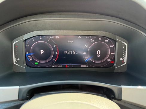 Used 2020 Volkswagen Atlas Cross Sport SEL R-Line AWD/4WD image 20