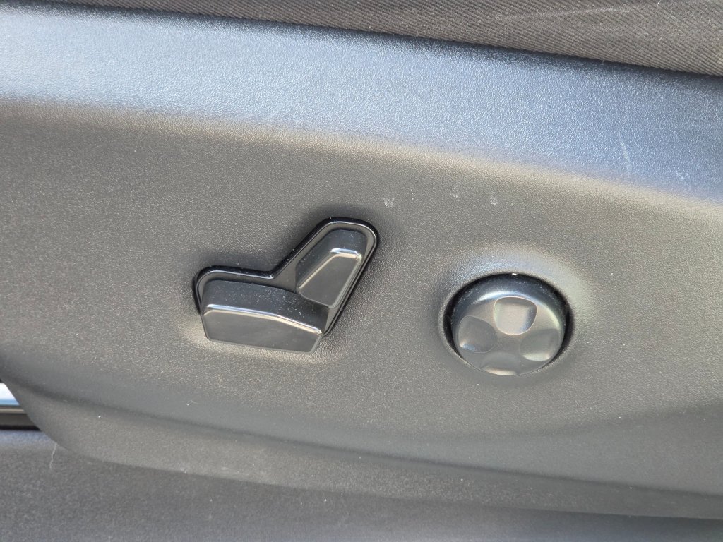 Used 2022 Chrysler Pacifica Touring-L FWD image 55