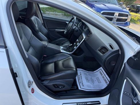 Used 2016 Volvo V60 T5 Cross Country w/ Convenience Package AWD/4WD image 20