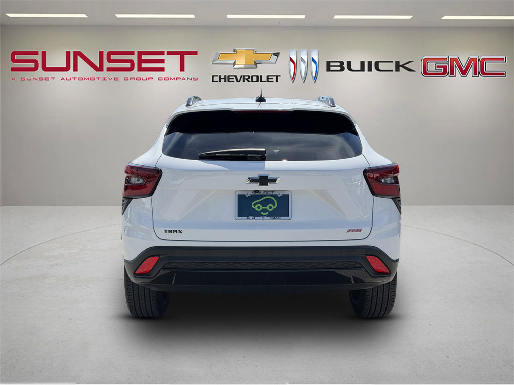 Used 2025 Chevrolet Trax RS w/ Driver Confidence Package FWD image 6