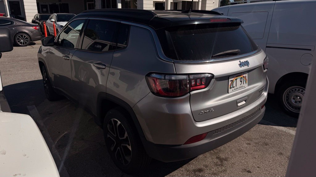 Used 2024 Jeep Compass Limited AWD/4WD image 3
