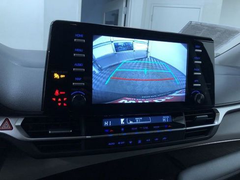 Certified 2022 Toyota Sienna LE image 28