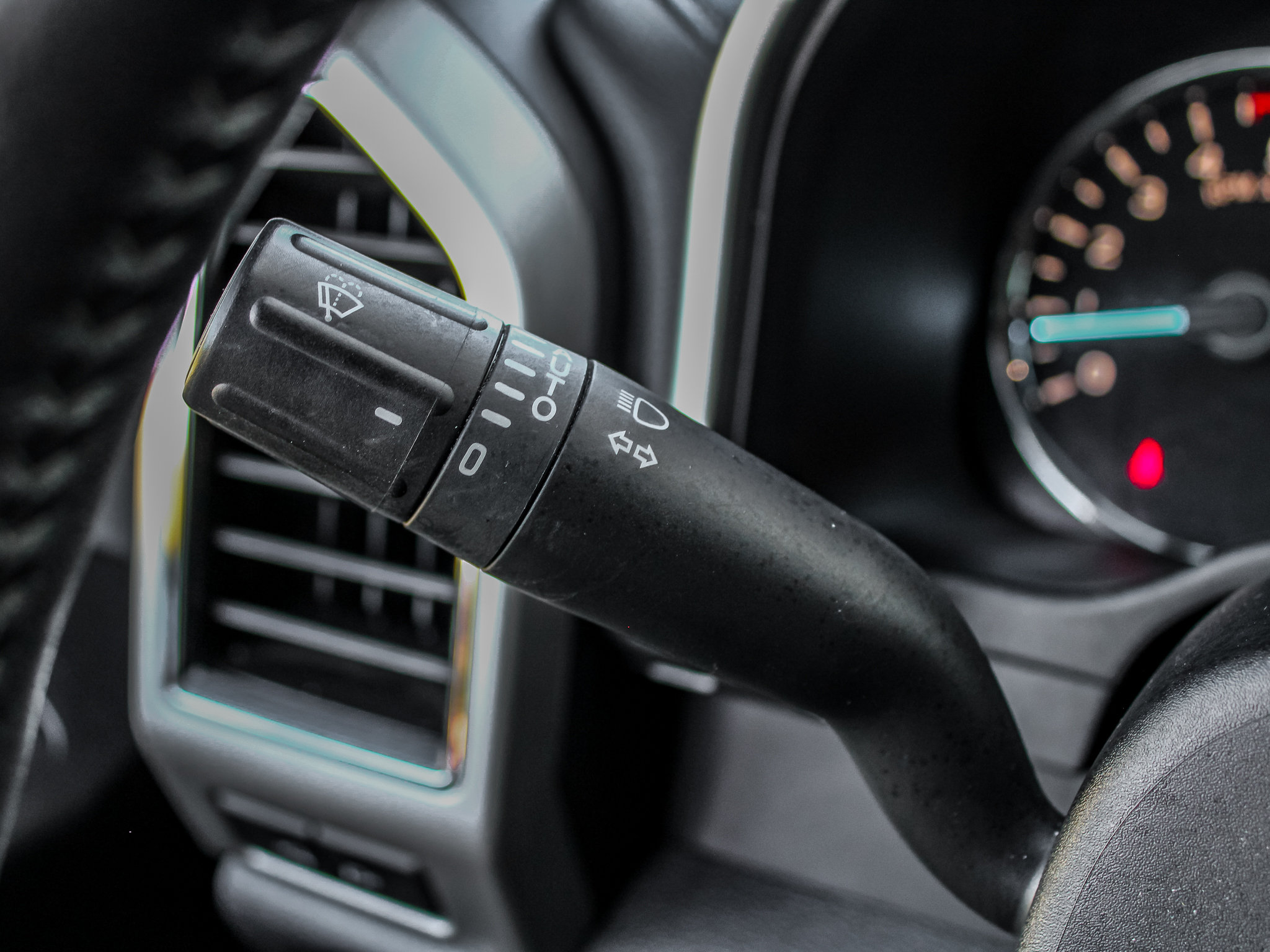 Used 2019 Ford F150 Lariat w/ Equipment Group 502A Luxury AWD/4WD image 26