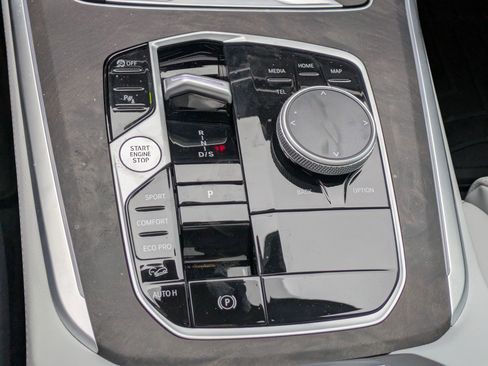 Used 2025 BMW X5 M60i w/ Climate Comfort Package image 23