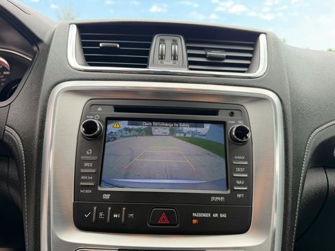 Used 2015 GMC Acadia SLT AWD/4WD image 16