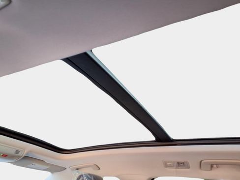 New 2025 Volkswagen Taos SE image 16