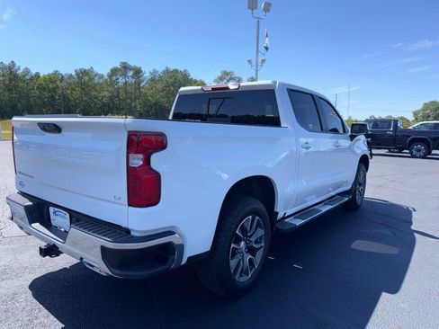 Used 2023 Chevrolet Silverado 1500 LT AWD/4WD image 3