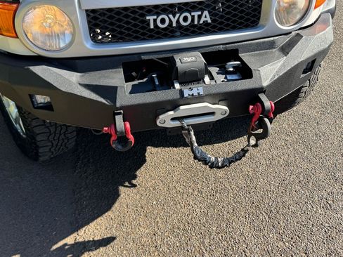 Used 2010 Toyota FJ Cruiser 4WD image 35
