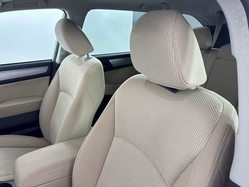 Used 2017 Subaru Outback 2.5i Premium image 10