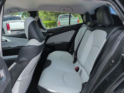 Used 2016 Toyota Prius Four FWD image 13