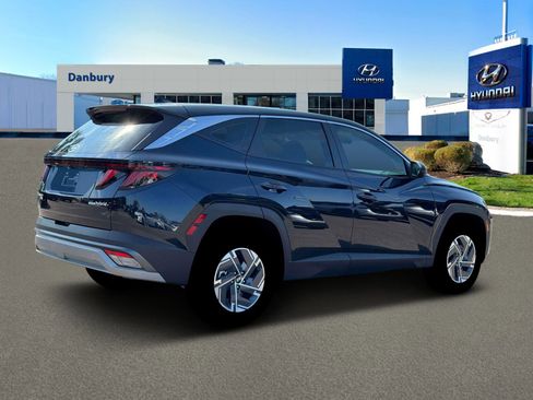 New 2026 Hyundai Tucson Blue SE image 8