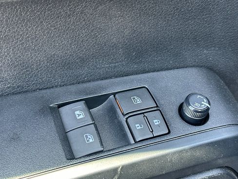 Used 2023 Toyota Tacoma SR image 12