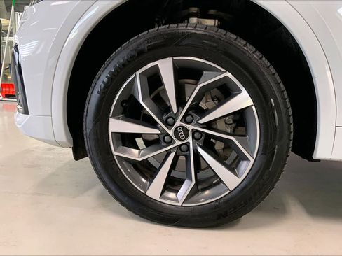 Certified 2023 Audi Q5 2.0T Premium w/ Convenience Package image 8