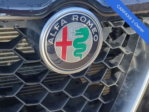 Used 2023 Alfa Romeo Stelvio Ti image 13