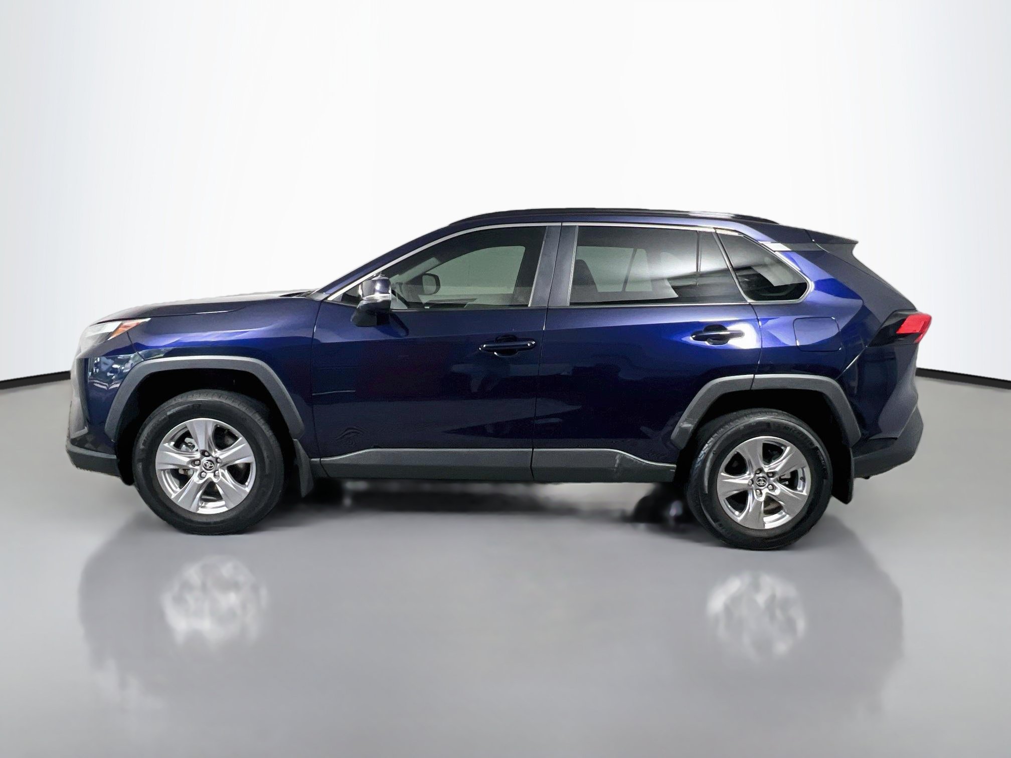 Used 2025 Toyota RAV4 XLE w/ Convenience Package FWD image 9