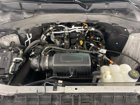 Used 2022 Ford Explorer XLT image 25