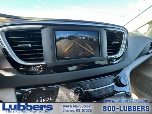 Used 2023 Chrysler Voyager LX image 16