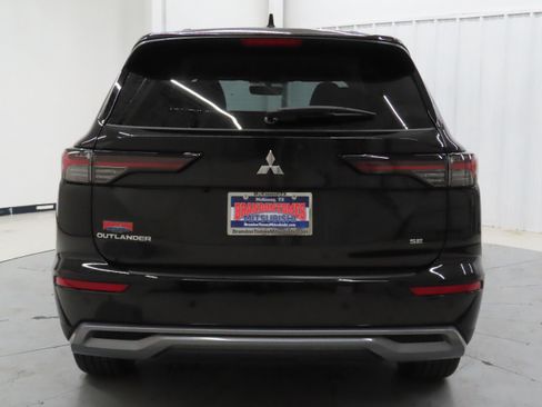 New 2026 Mitsubishi Outlander SE FWD image 4
