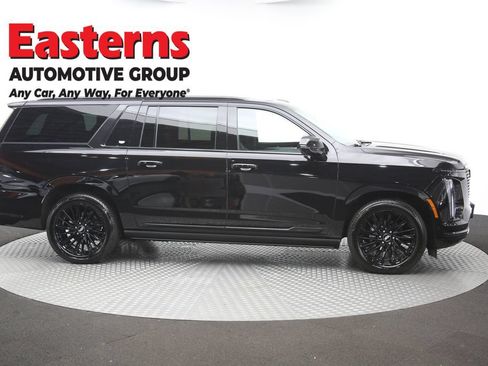 Used 2026 Cadillac Escalade ESV Luxury w/ Touring Package AWD/4WD image 56