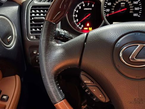 Used 2004 Lexus SC 430 Convertible image 16