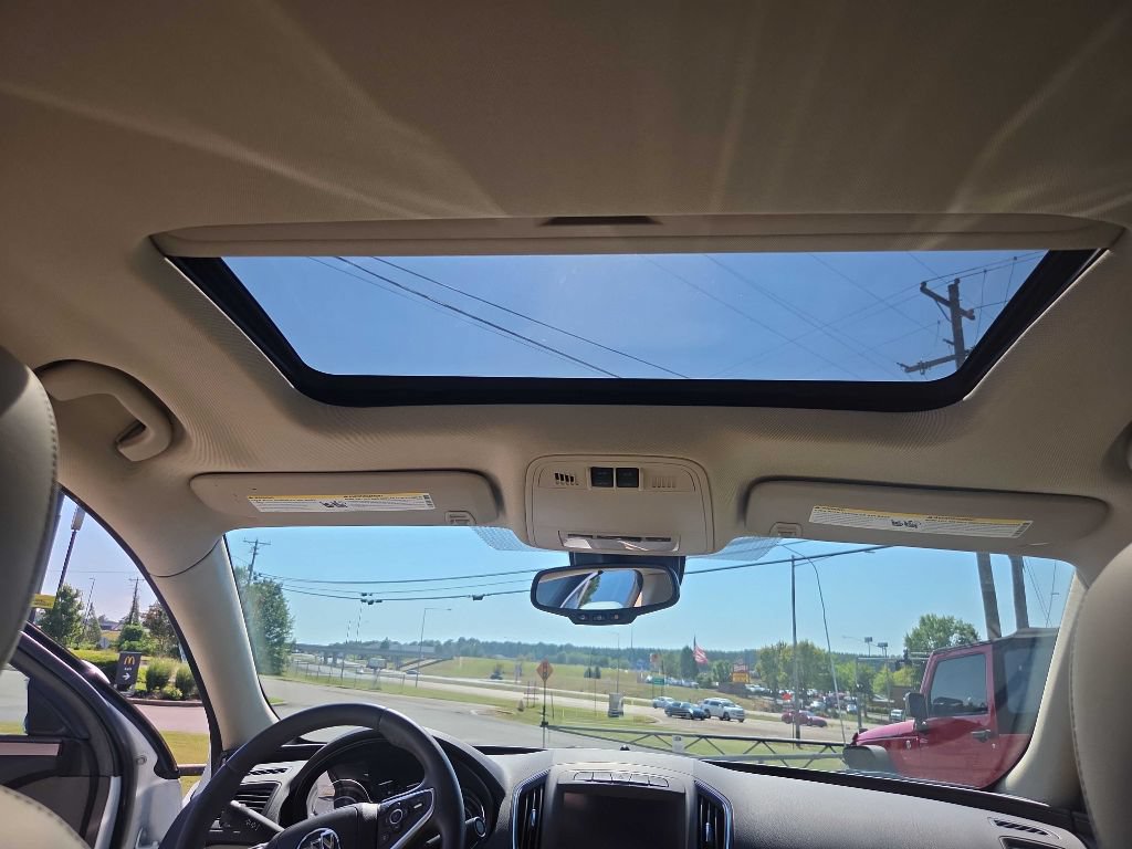 Used 2015 Buick Regal FWD image 8