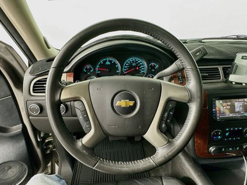 Used 2013 Chevrolet Tahoe LT w/ Luxury Package AWD/4WD image 12