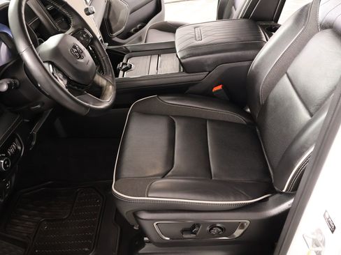 Used 2025 RAM 1500 Limited image 12