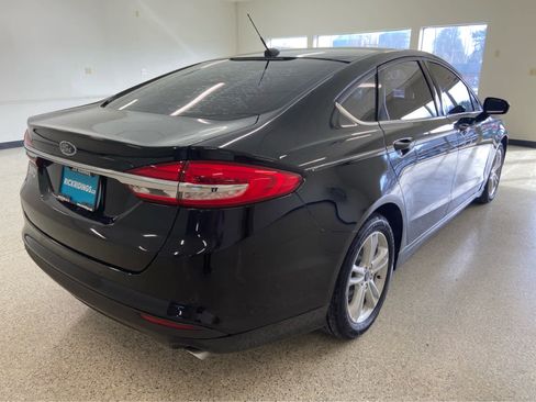 Used 2018 Ford Fusion SE image 6