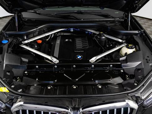 Used 2022 BMW X5 xDrive40i AWD/4WD image 48