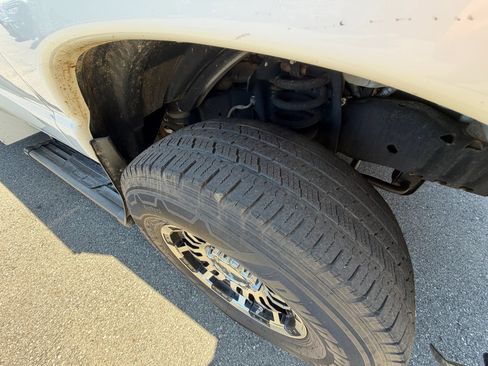 Used 2016 Ford E-350 and Econoline 350 Super Duty w/ Power Windows & Locks Group RWD image 28