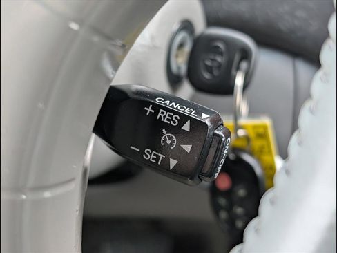 Used 2010 Toyota Sienna XLE image 16