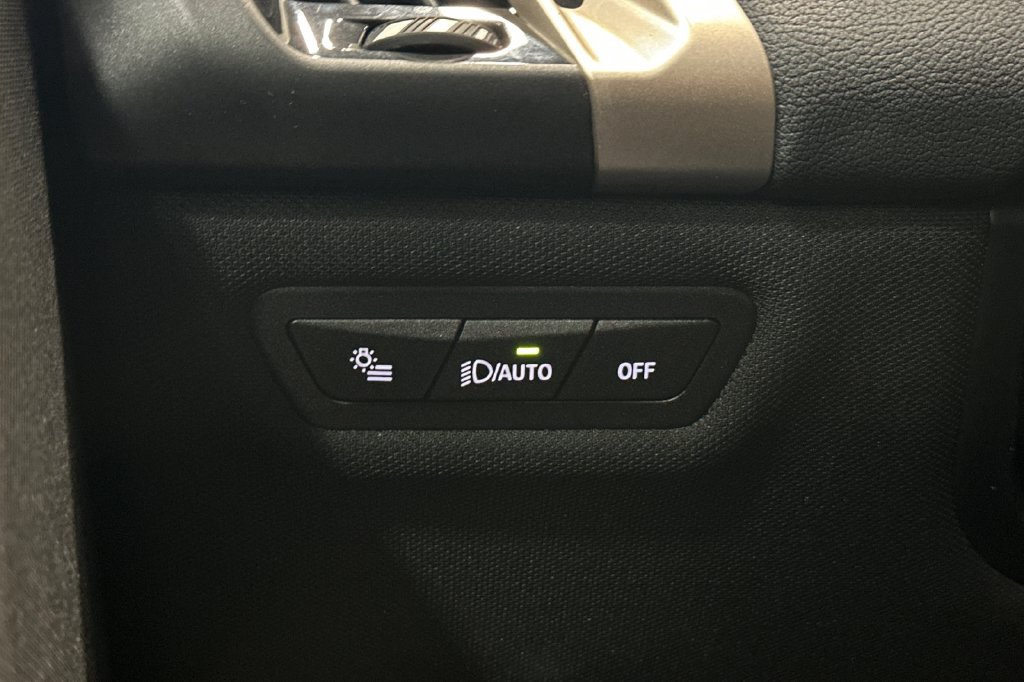 Certified 2024 BMW iX xDrive50 AWD/4WD image 33