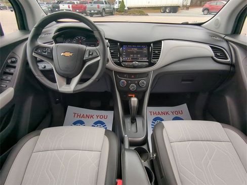 Certified 2022 Chevrolet Trax LT w/ LT Convenience Package image 20