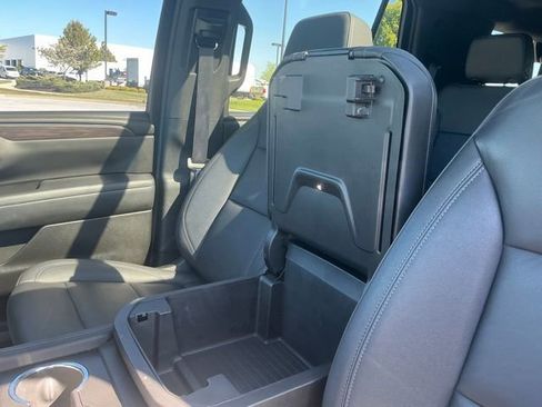 Used 2023 Chevrolet Tahoe LT w/ LT Signature Plus Package AWD/4WD image 32