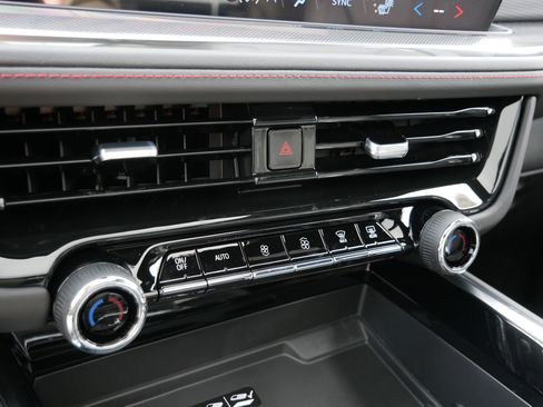 New 2026 Chevrolet Suburban RST image 19