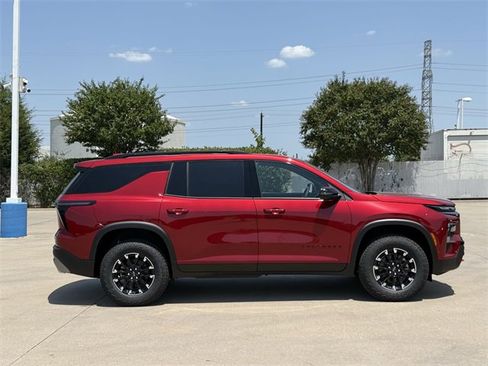 New 2026 Chevrolet Traverse Z71 w/ Enhanced Driving Package image 3