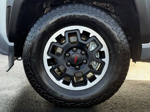 Used 2025 Toyota 4Runner TRD Off-Road image 9