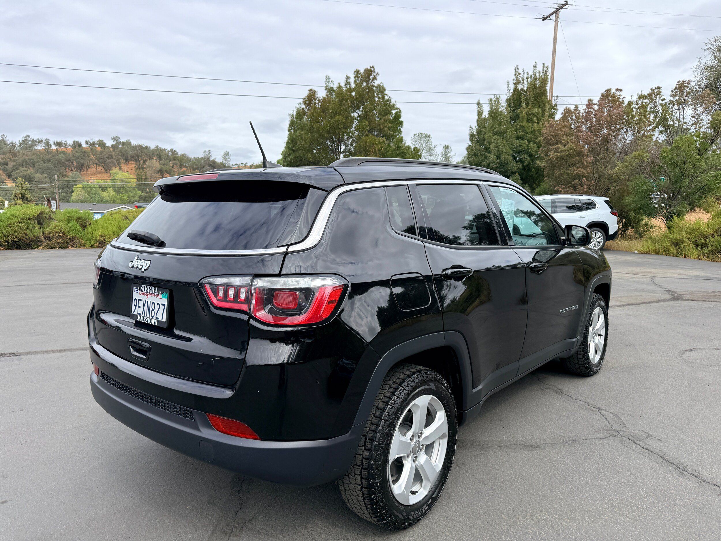 Used 2019 Jeep Compass Latitude w/ Popular Equipment Group AWD/4WD image 6