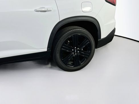 Used 2024 GMC Acadia Elevation w/ Black Edition image 32