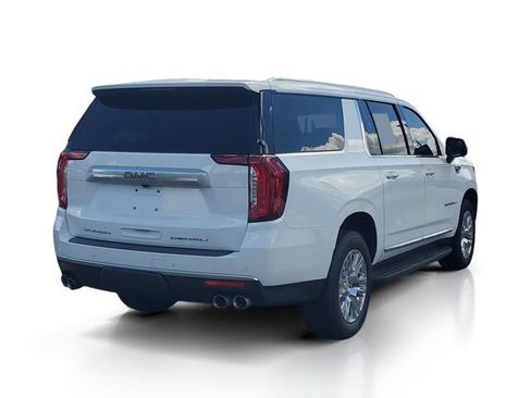 Used 2024 GMC Yukon XL Denali AWD/4WD image 7