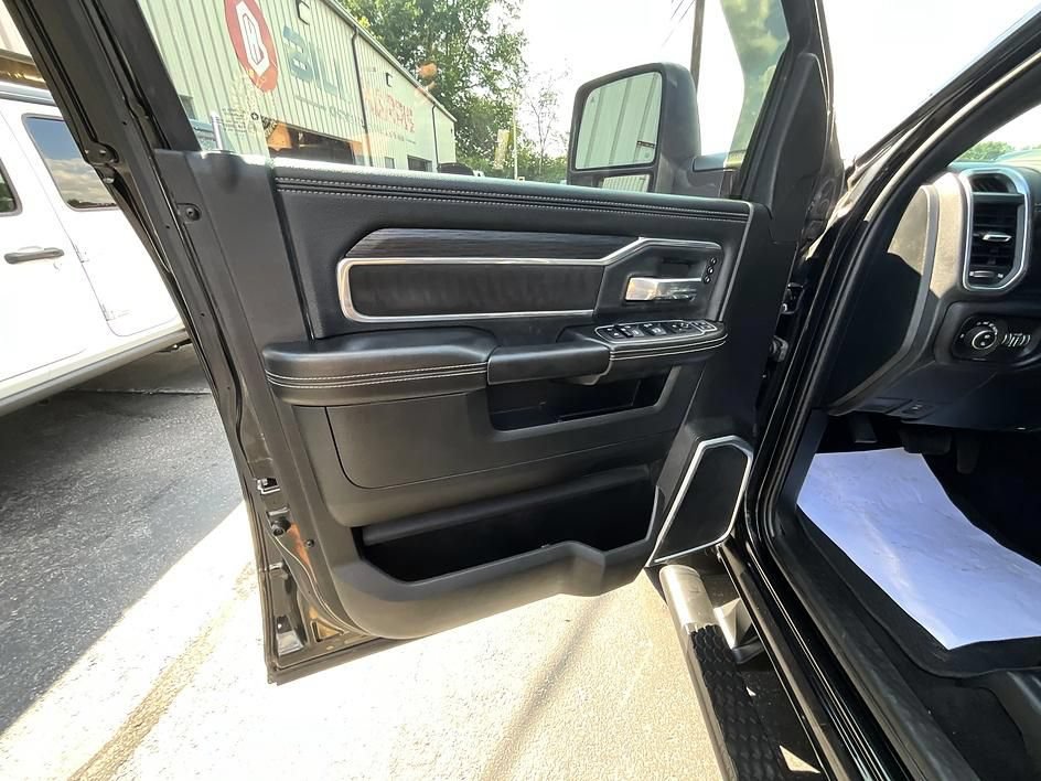 Used 2023 RAM 2500 Laramie w/ Night Edition AWD/4WD image 11
