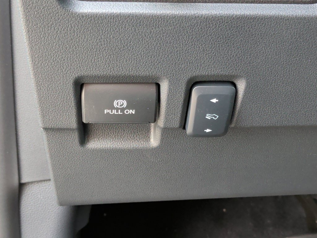 New 2027 Ford F250 Platinum w/ FX4 Off-Road Package AWD/4WD image 17
