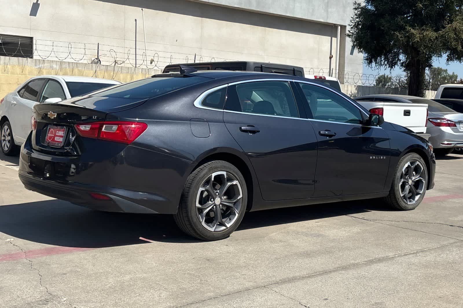 Used 2023 Chevrolet Malibu LT FWD image 3