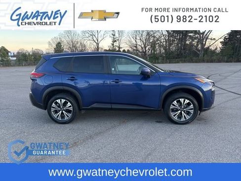 Used 2023 Nissan Rogue SV image 4