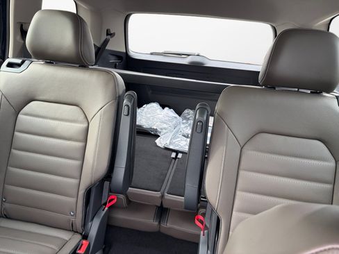 New 2026 Volkswagen Atlas SEL image 12