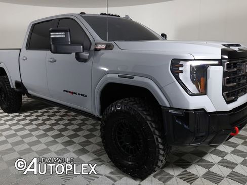 Used 2025 GMC Sierra 2500 AT4X image 3