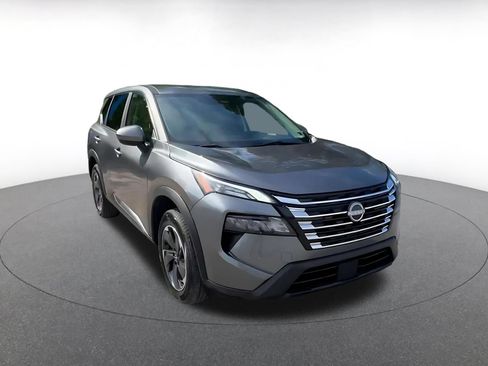 Used 2025 Nissan Rogue SV FWD image 3