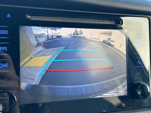 Used 2015 Toyota Sienna LE image 24